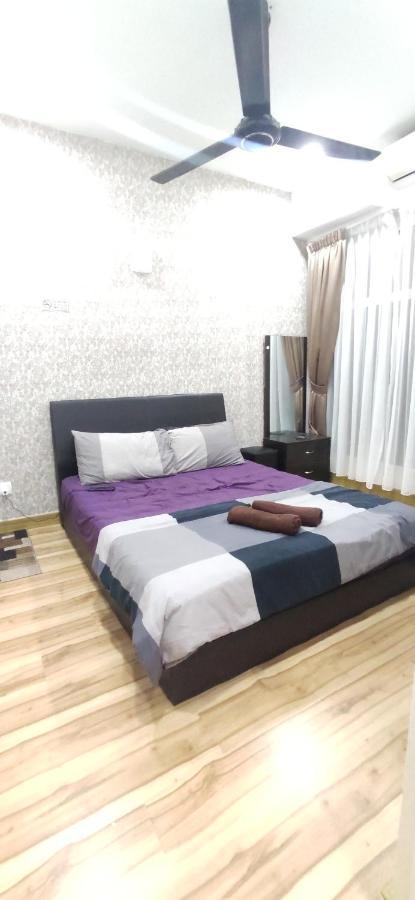 Appartamento Dperdana -Dinies Pool,Wifi, Centre Of Kota Bharu, 4-5 Pax Esterno foto