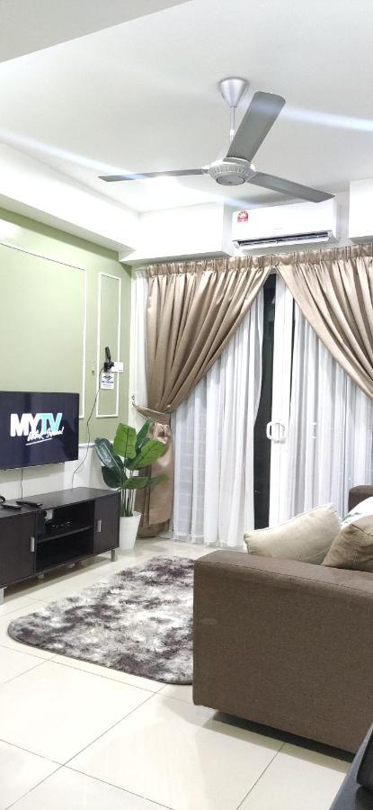Appartamento Dperdana -Dinies Pool,Wifi, Centre Of Kota Bharu, 4-5 Pax Esterno foto