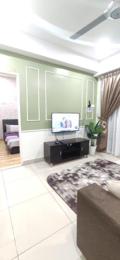 Appartamento Dperdana -Dinies Pool,Wifi, Centre Of Kota Bharu, 4-5 Pax Esterno foto