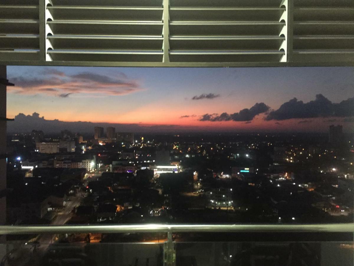 Appartamento Dperdana -Dinies Pool,Wifi, Centre Of Kota Bharu, 4-5 Pax Esterno foto