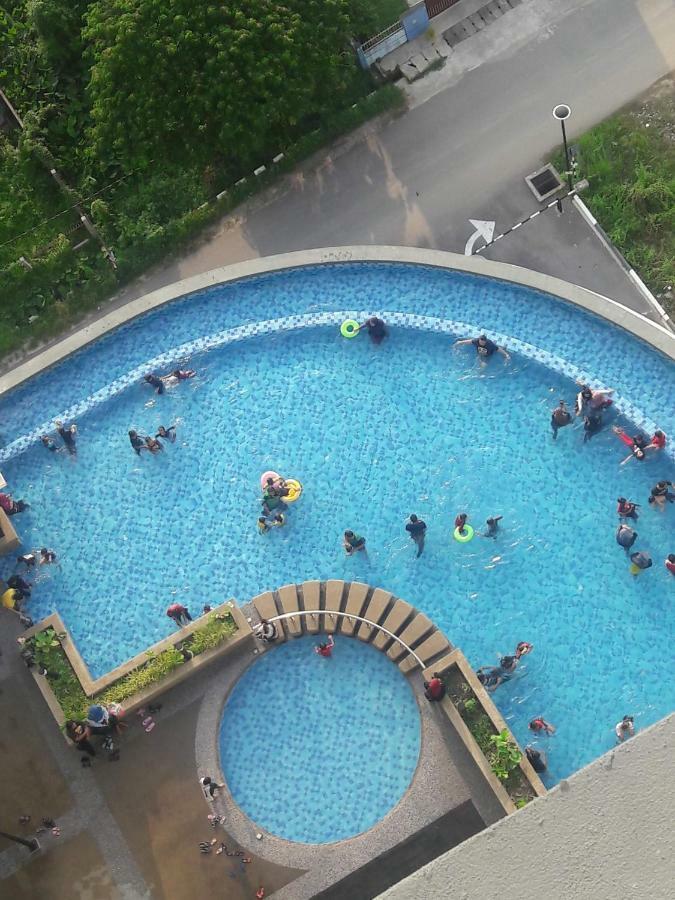 Appartamento Dperdana -Dinies Pool,Wifi, Centre Of Kota Bharu, 4-5 Pax Esterno foto